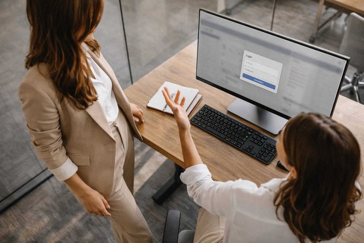 Besprechung am Arbeitsplatz